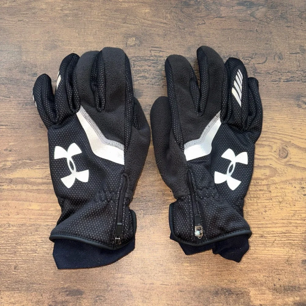 Under Armour Black Gloves with White Logo Skiing Winter - Picture 2 of 6